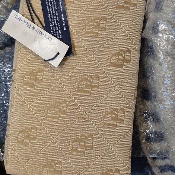 Dooney & Bourke Beige Monogram Clutch - Picture 8 of 8